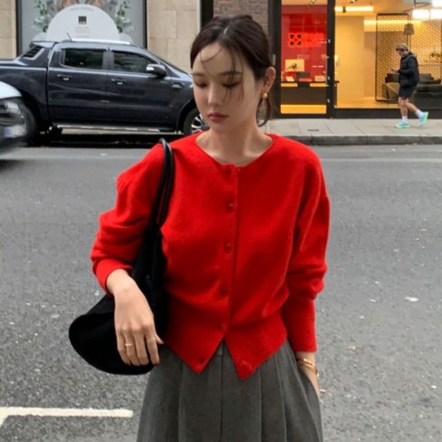 Jesong-Round Neck Plain Cardigan