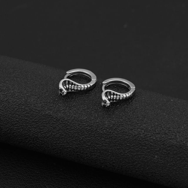 Juanitro-Cobra Huggie Earring