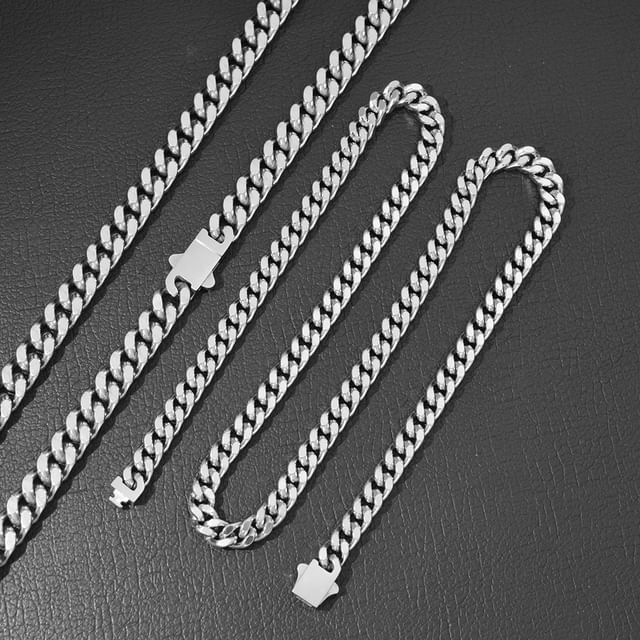 Juanitro-Cuban Link Chain Necklace