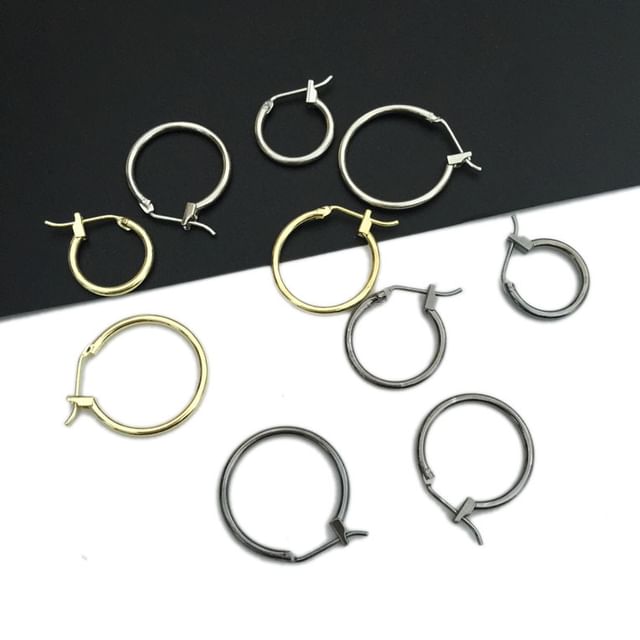 Juanitro-Hoop Leverback Earring
