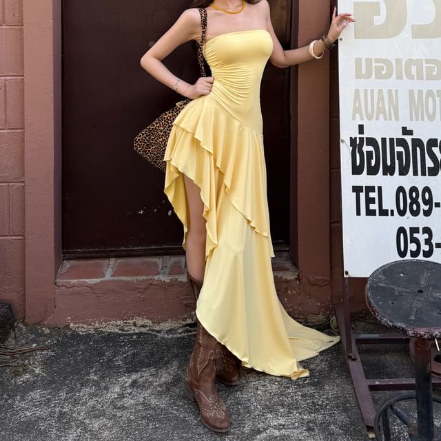 Juuri-Strapless Plain Ruched Ruffled Asymmetrical Hem Maxi Dress