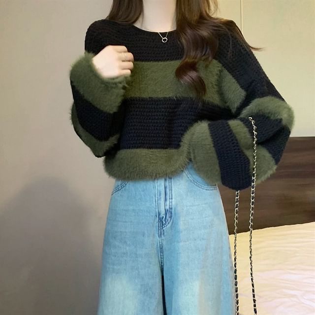 JVL-Crewneck Two Tone Crop Sweater