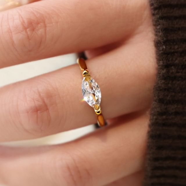 Kamuel-CZ Ring