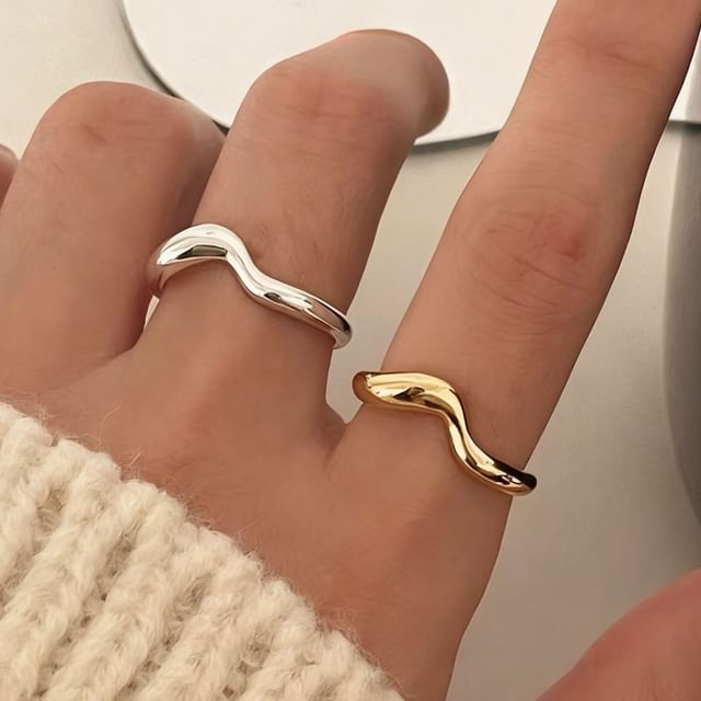 Kamuel-Twisted Ring