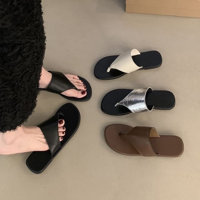 Karlao-Thong Slide Sandals