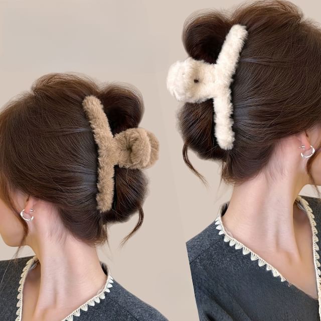 Kayochs-Plain Chenille Hair Claw Clip