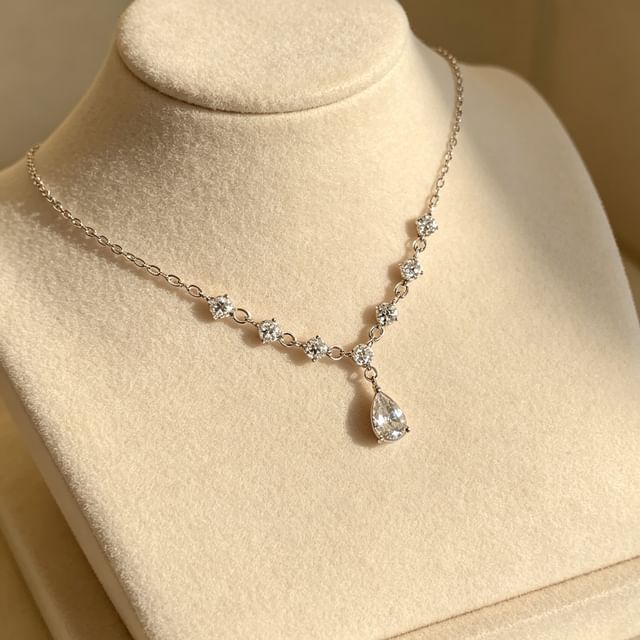 Kayochs-V-Shaped Rhinestone Waterdrop Necklace