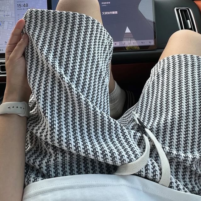 Kimeya-Drawstring Waist Striped Shorts