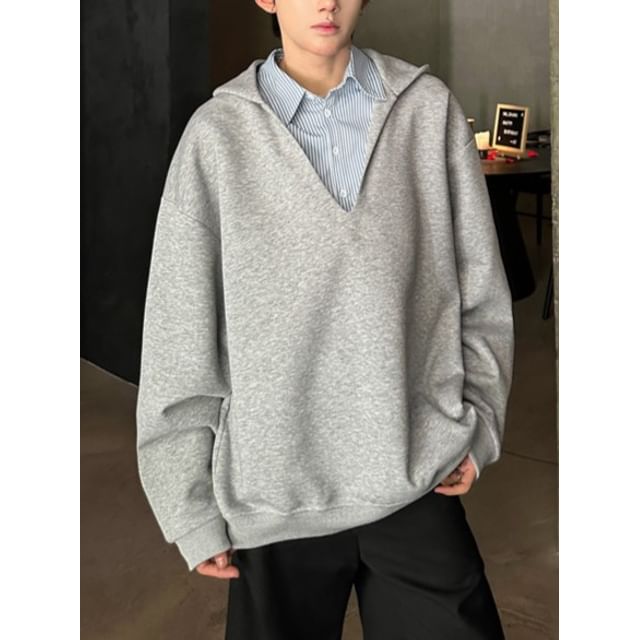 Kimeya-Mock Two-Piece Collar Striped Panel Sweatshirt