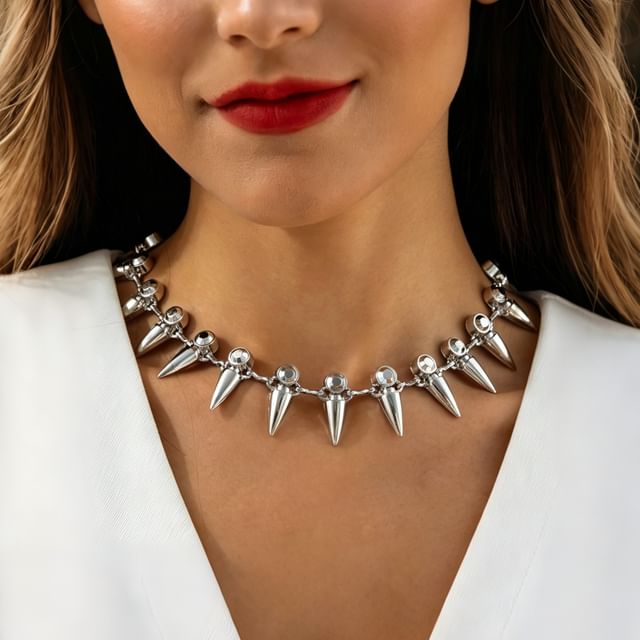 kiqwin-Metallic Spiked Necklace