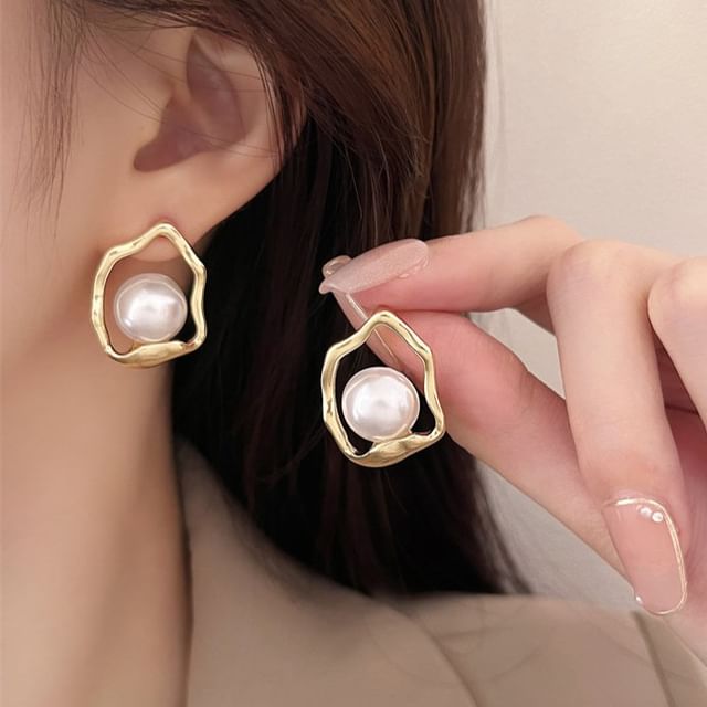 Kiren-Faux Pearl Stud Earring