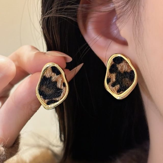 Kiren-Leopard Patterned Stud Earring