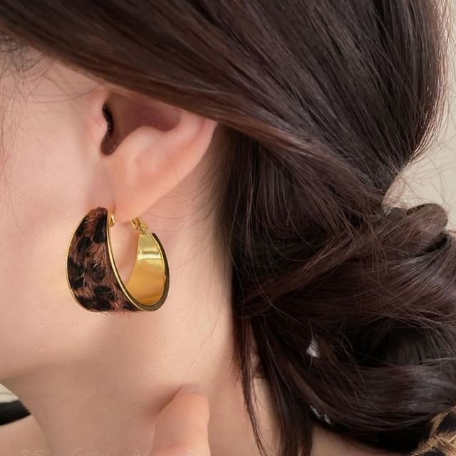 Kiren-Leopard Print Thick Hoop Earring