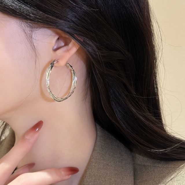 Kiren-Metallic Hoop Earring