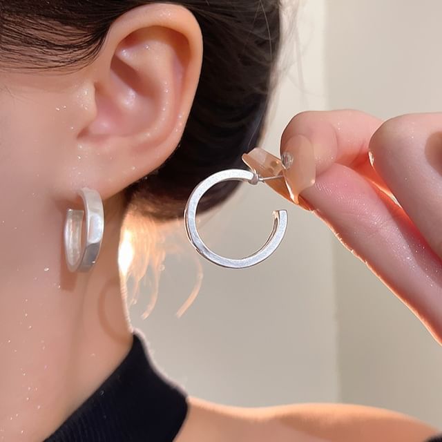 Kiren-Open Hoop Earring