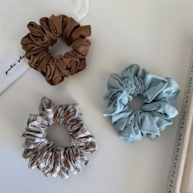 Kiren-Ruffle Scrunchie