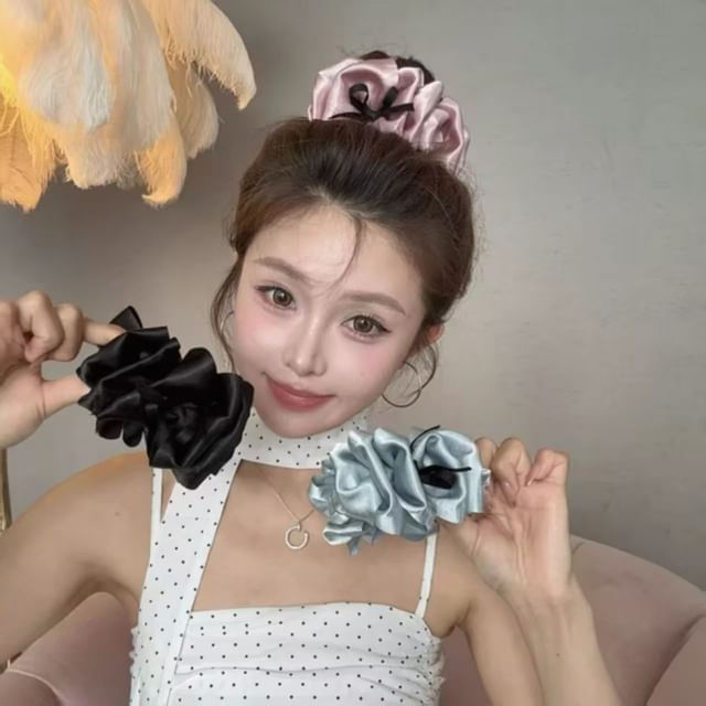 Kiren-Satin Hair Bun Maker