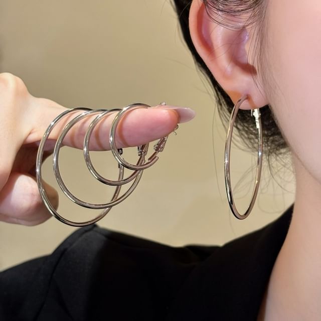 Kiren-Thin Hoop Earring