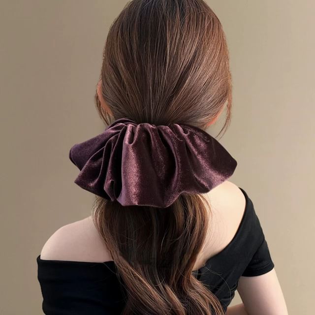 Kiren-Velvet Plain Scrunchie