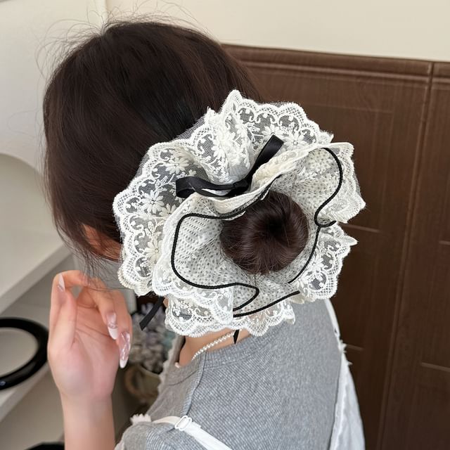 Koi Kawaii-Dotted Lace Trim Mesh Scrunchie
