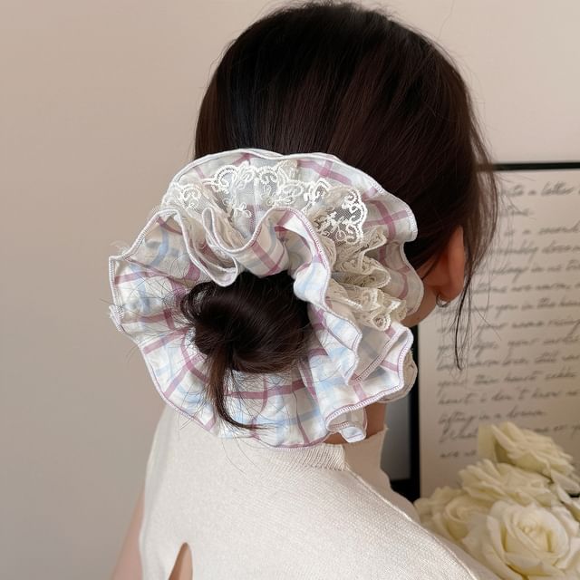 Koi Kawaii-Plaid Lace Panel Scrunchie