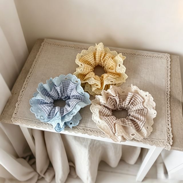 Koi Kawaii-Plaid Perforated Scrunchie