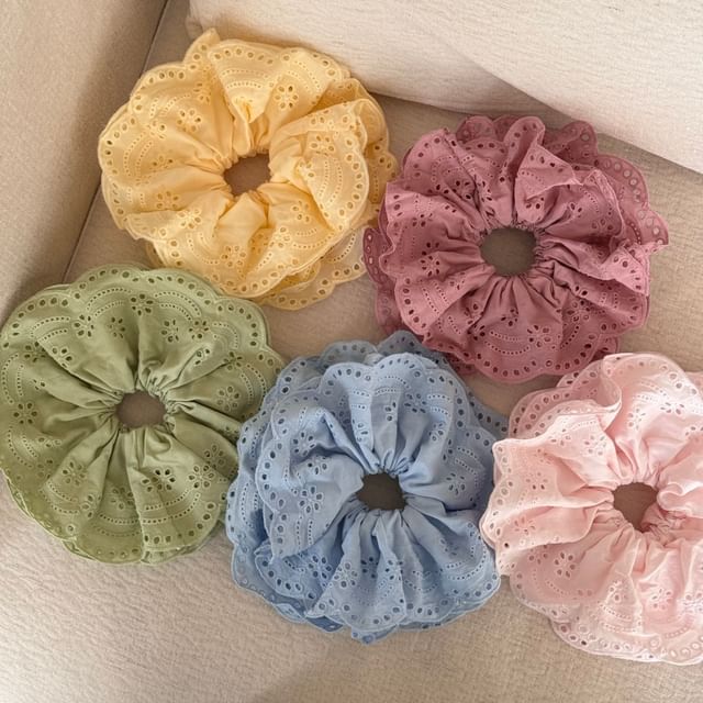 Koi Kawaii-Plain Eyelet Lace Scrunchie