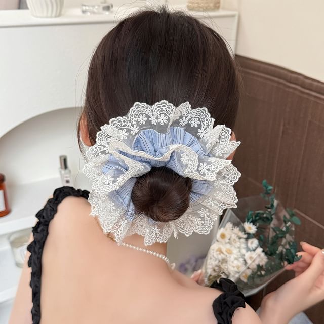 Koi Kawaii-Striped Lace Panel Scrunchie