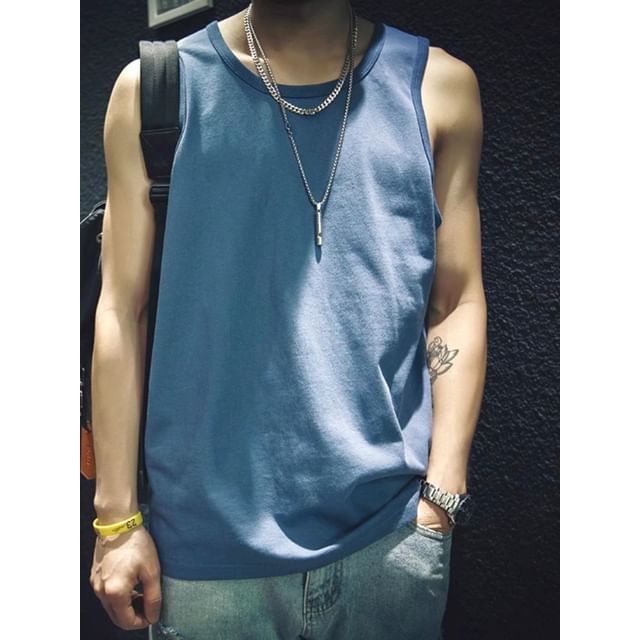 Kong Lane-Round Neck Plain Tank Top