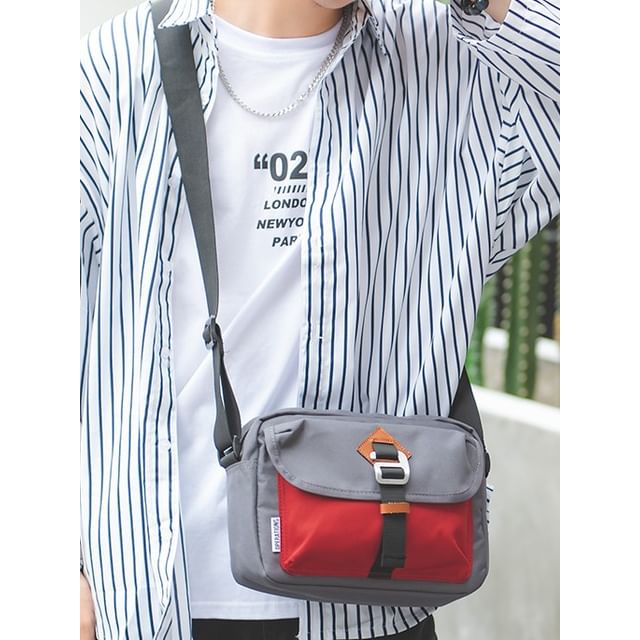 krokki-Plain Zip Crossbody Bag