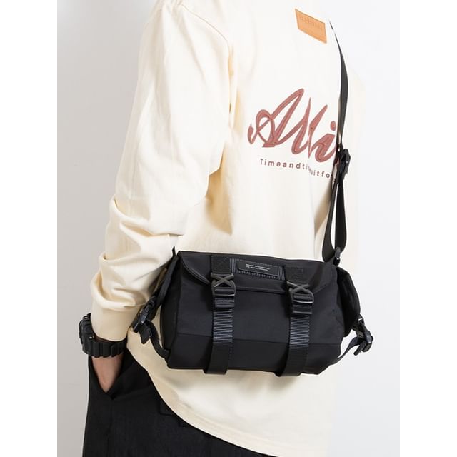 krokki-Water-Repellent Mini Messenger Bag