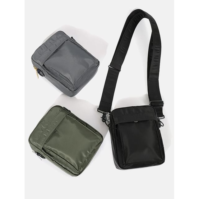 krokki-Water-Repellent Vertical Mini Shoulder Bag