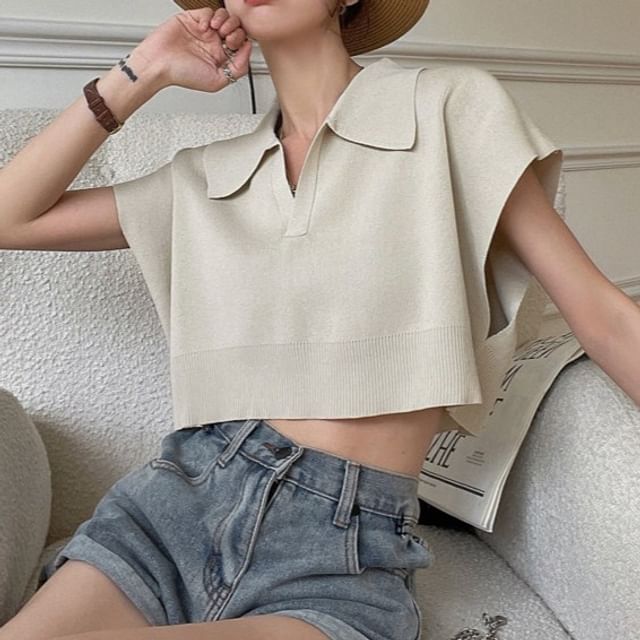 KUMI-Cap-Sleeve Collared Plain Crop Top