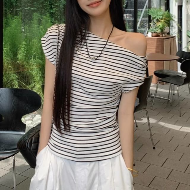 KUMI-Cap-Sleeve Cowl Neck Striped Ruched Tee