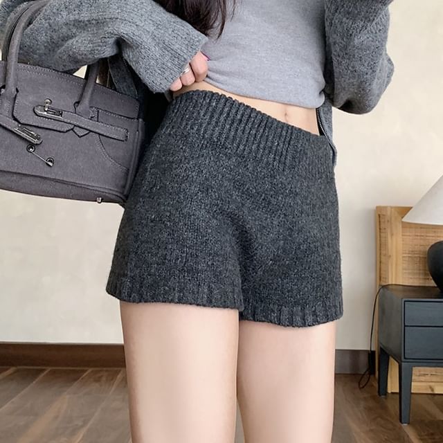 KUMI-High Waist Plain Hot Pants