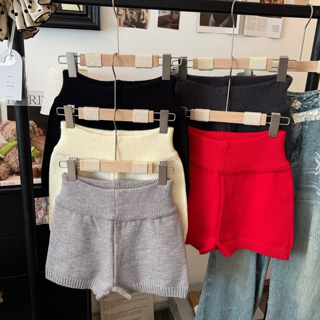 KUMI-High Waist Plain Knit Hot Pants