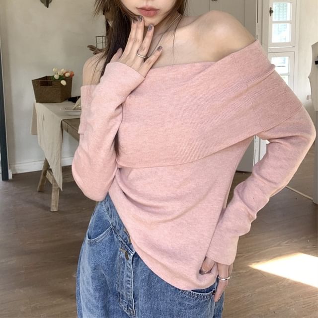 KUMI-Long-Sleeve Off-Shoulder Plain Knit Top