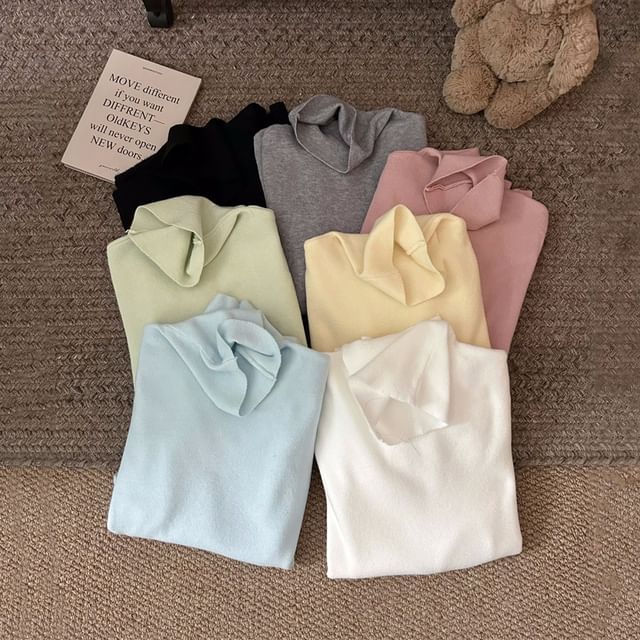 KUMI-Long-Sleeve Turtleneck Plain Knit Top