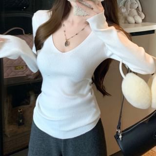 KUMI-Long-Sleeve V-Neck Plain Ribbed Knit Top