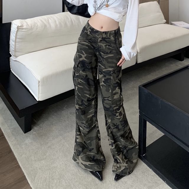 KUMI-Low Rise Camo Print Flared Cargo Pants