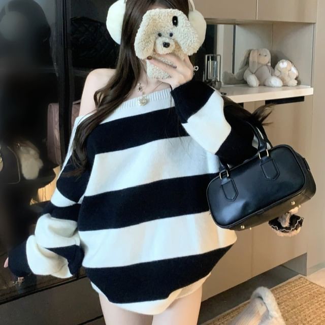 KUMI-Off Shoulder Striped Sweater