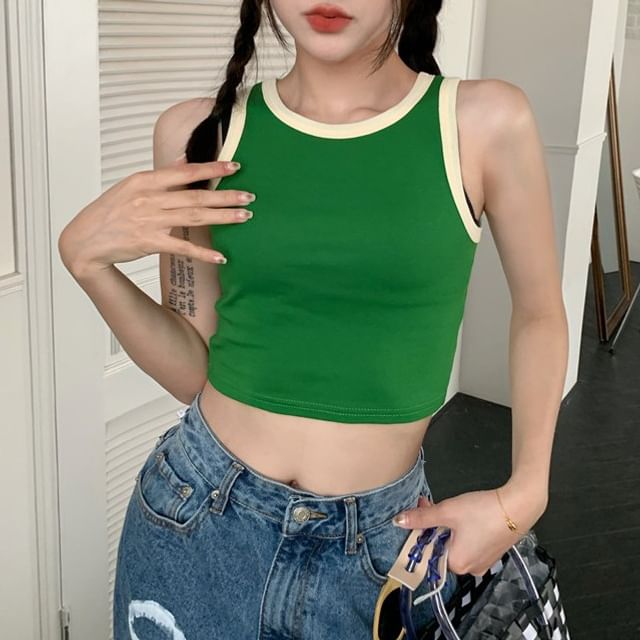 KUMI-Round Neck Plain Contrast Trim Crop Tank Top