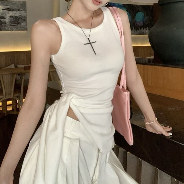 KUMI-Round Neck Plain Tie-Up Tank Top
