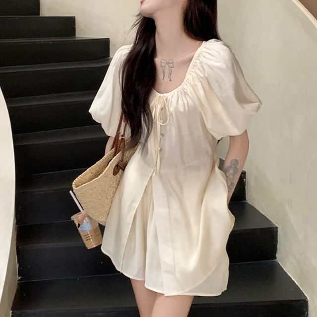 KUMI Short-Sleeve Scoop Neck Plain Lace Up Blouse High Waist