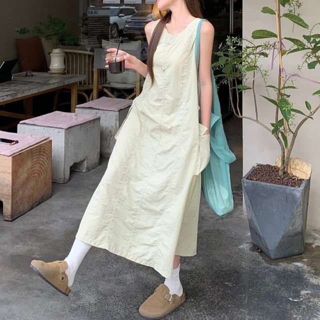 KUMI-Sleeveless Round Neck Plain Midi Tunic Dress