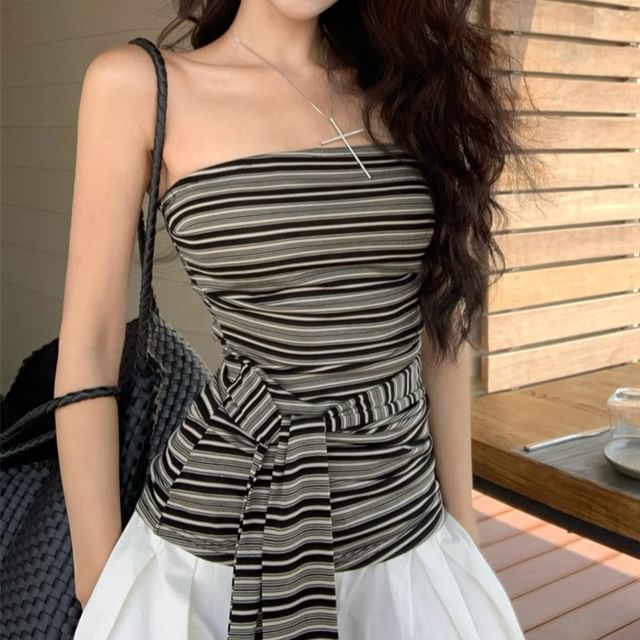 KUMI-Strapless Striped Crop Top