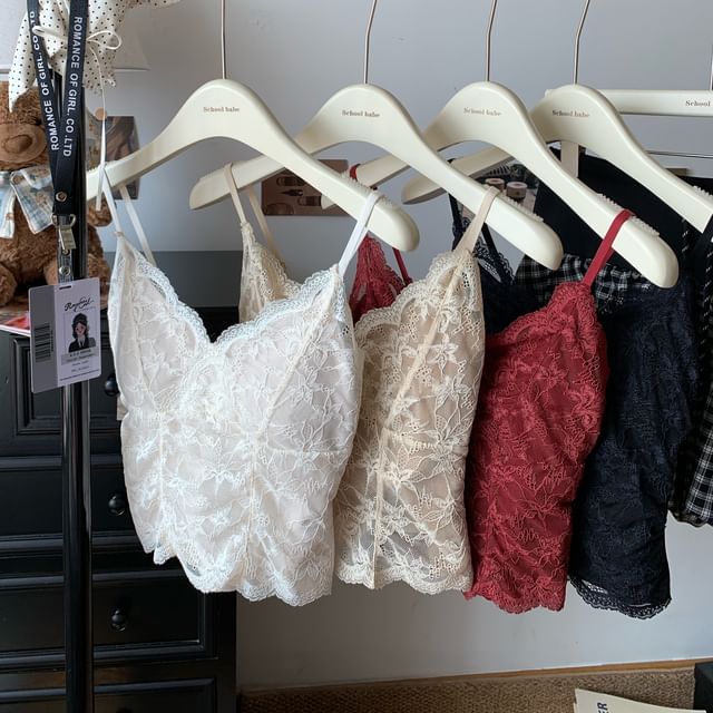 KUMI-V-Neck Lace Cami Top
