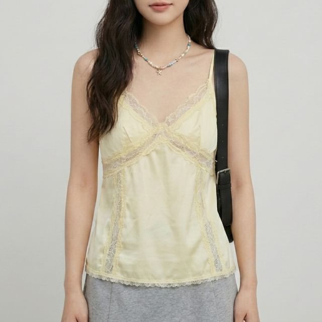 KUMI-V-Neck Lace Panel Camisole Top