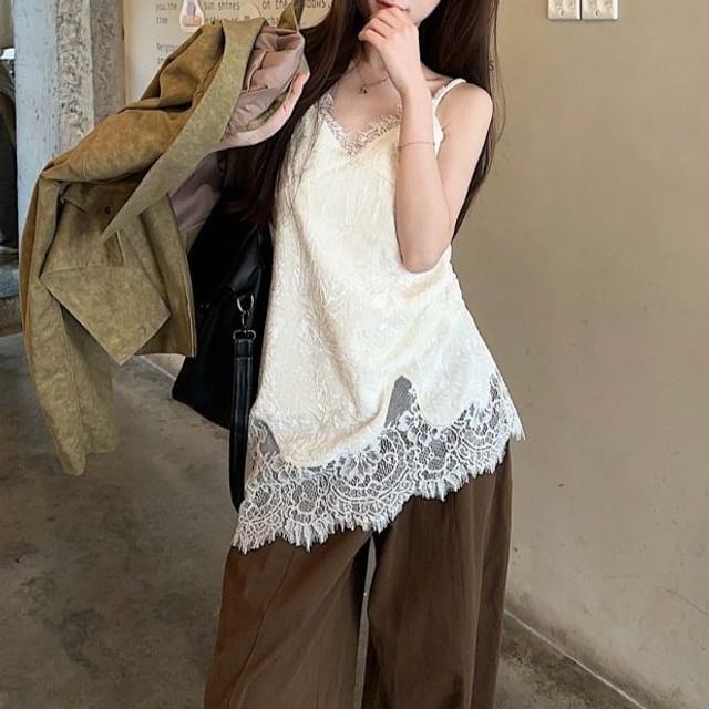 KUMI-V-Neck Plain Lace Camisole Top