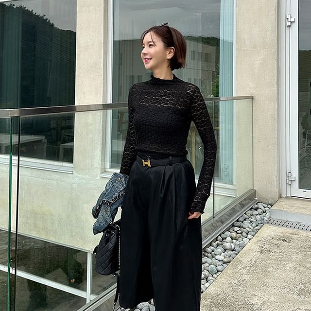 Lemite-Mockneck Slim Lace Top